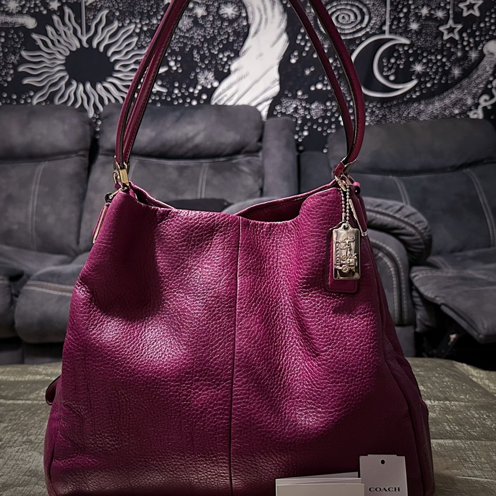 Vintage Coach Pink Hobo Bag with Luxurious Leather and Relaxed Design - Picture 12 of 16